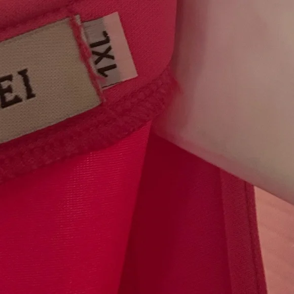 Elegant Pink Sleeveless Dress - Picture 6 of 6